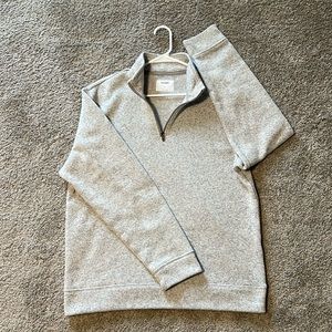 Men’s Old Navy gray fleece half zip pullover